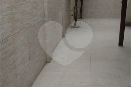 Casa à venda com 3 quartos, sendo 2 suítes, no condomínio Recanto das Palmeiras, Rio de Janeiro - RJ