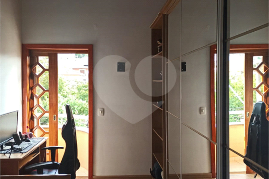 Sobrado à venda com 3 quartos, sendo 1 suíte, em Parada Inglesa, São Paulo, SP