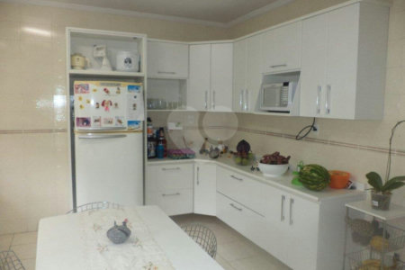 Sobrado à venda com 3 quartos, sendo 1 suíte, em Campo Belo, São Paulo, SP