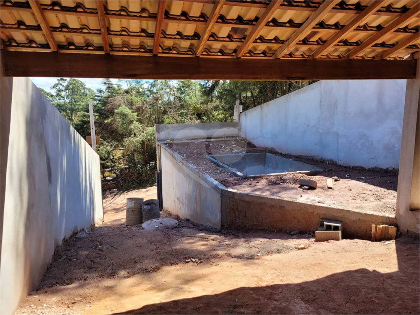 Casa à venda com 3 quartos, sendo 1 suíte, no condomínio Vale dos Gansos, Mairiporã - SP