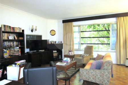 Casa à venda com 3 quartos em Moema, São Paulo, SP