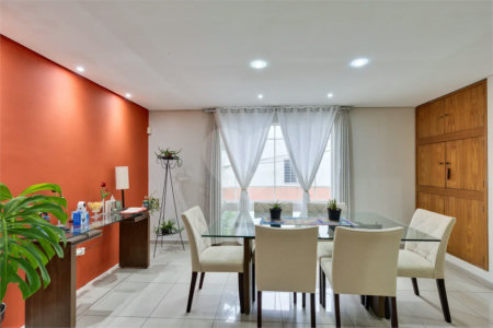 Sobrado à venda com 3 quartos, sendo 1 suíte,  em Alto da Boa Vista, São Paulo, SP