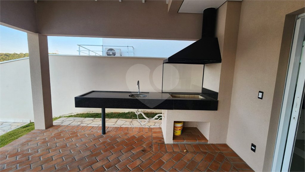 Casa à venda com 4 suítes no condomínio Santa Isabel I, Louveira - SP