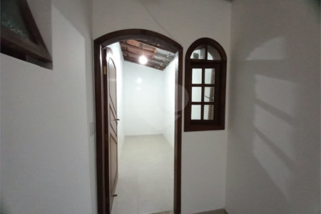Casa à venda com 4 quartos, sendo 1 suíte,  em Vila Oliveira, Mogi das Cruzes, SP