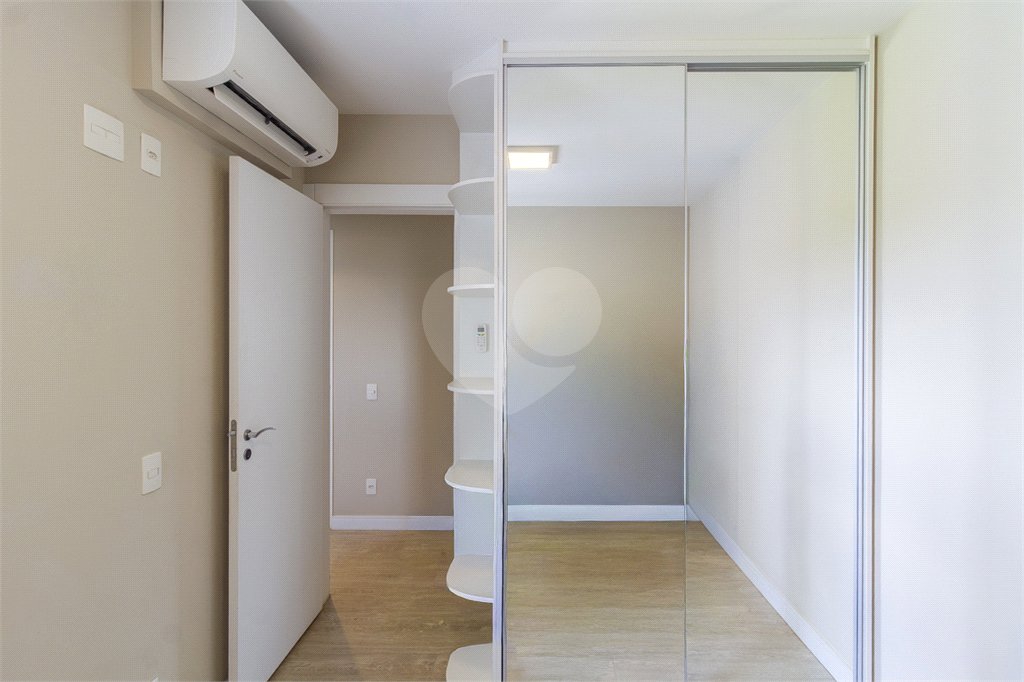Apartamento à venda com 3 quartos, sendo 1 suíte,  em Jardim Vazani, São Paulo, SP