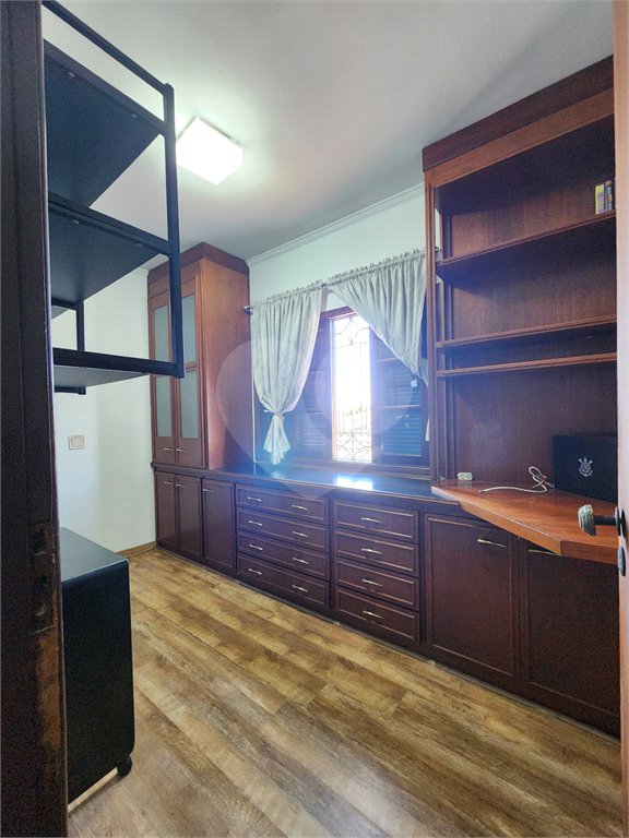Sobrado à venda com 3 quartos, sendo 1 suíte,  em Vila Constança, São Paulo, SP