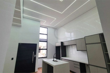Casa à venda com 3 quartos, sendo 1 suíte, no condomínio Horto Florestal Villagio, Sorocaba - SP