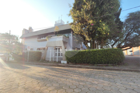 Casa à venda ou para alugar com 5 quartos, sendo 3 suítes, em Vila Maria, Itapetininga, SP