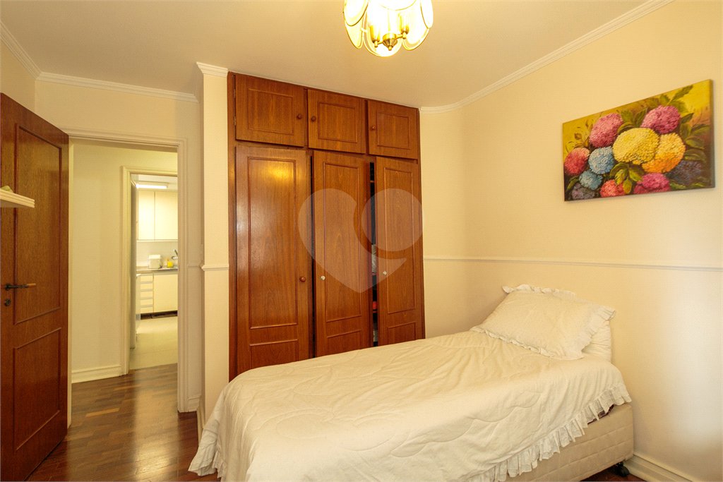Apartamento à venda com 4 quartos, sendo 1 suíte, em Alto da Boa Vista, São Paulo, SP