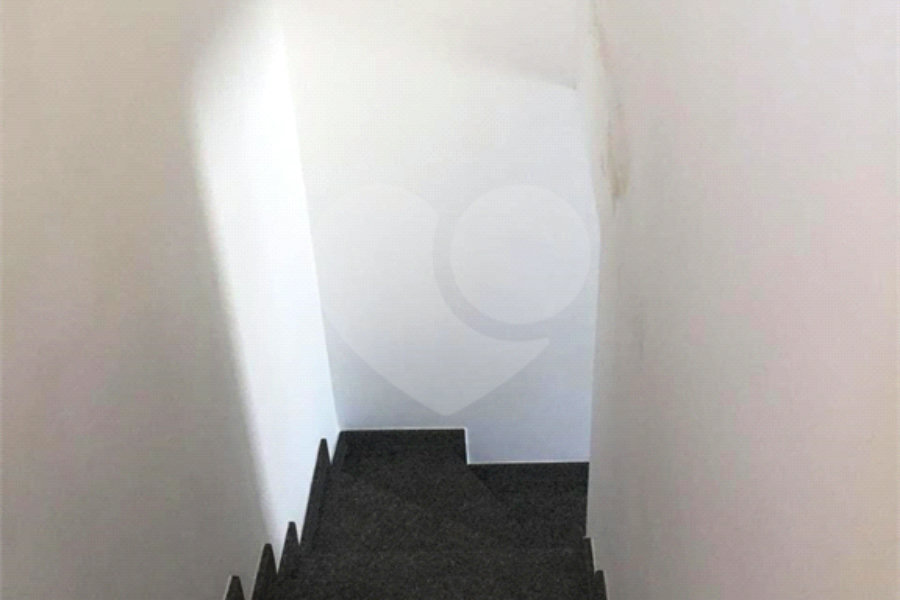 Casa à venda com 3 quartos, sendo 1 suíte, no condomínio Coelho III, São Paulo - SP