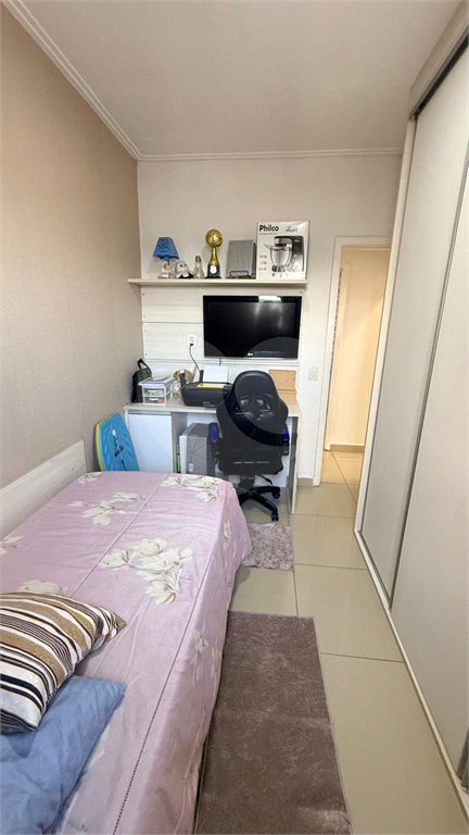 Apartamento à venda com 3 quartos, sendo 1 suíte, em Jardim Tupanci, Barueri, SP