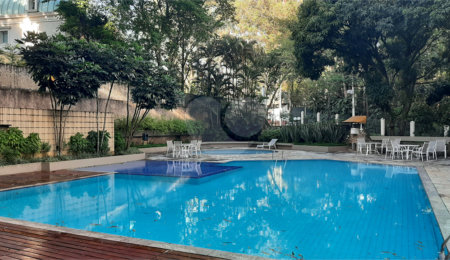 Apartamento à venda com 4 quartos, sendo 1 suíte,  em Alto da Boa Vista, São Paulo, SP