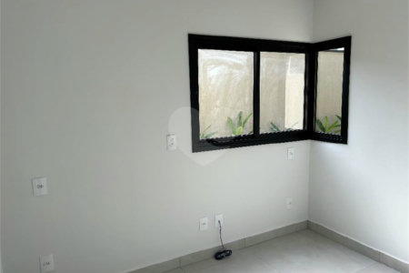 Casa à venda com 3 quartos, sendo 1 suíte, no condomínio Lagos D Icaraí, Salto - SP