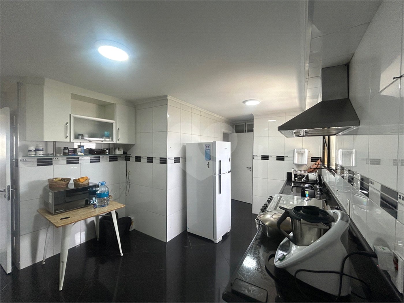 Apartamento à venda com 3 quartos, sendo 2 suítes, em Alto da Boa Vista, São Paulo, SP