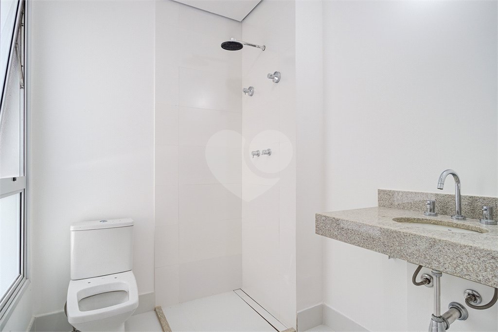 Casa à venda ou para alugar com 3 suítes no condomínio Jardim Flora, São Paulo - SP