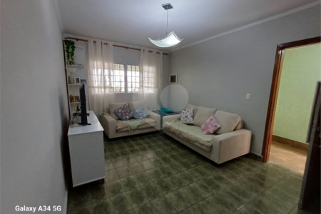 Casa à venda com 3 quartos, sendo 1 suíte, em Vila Roque, São Paulo, SP