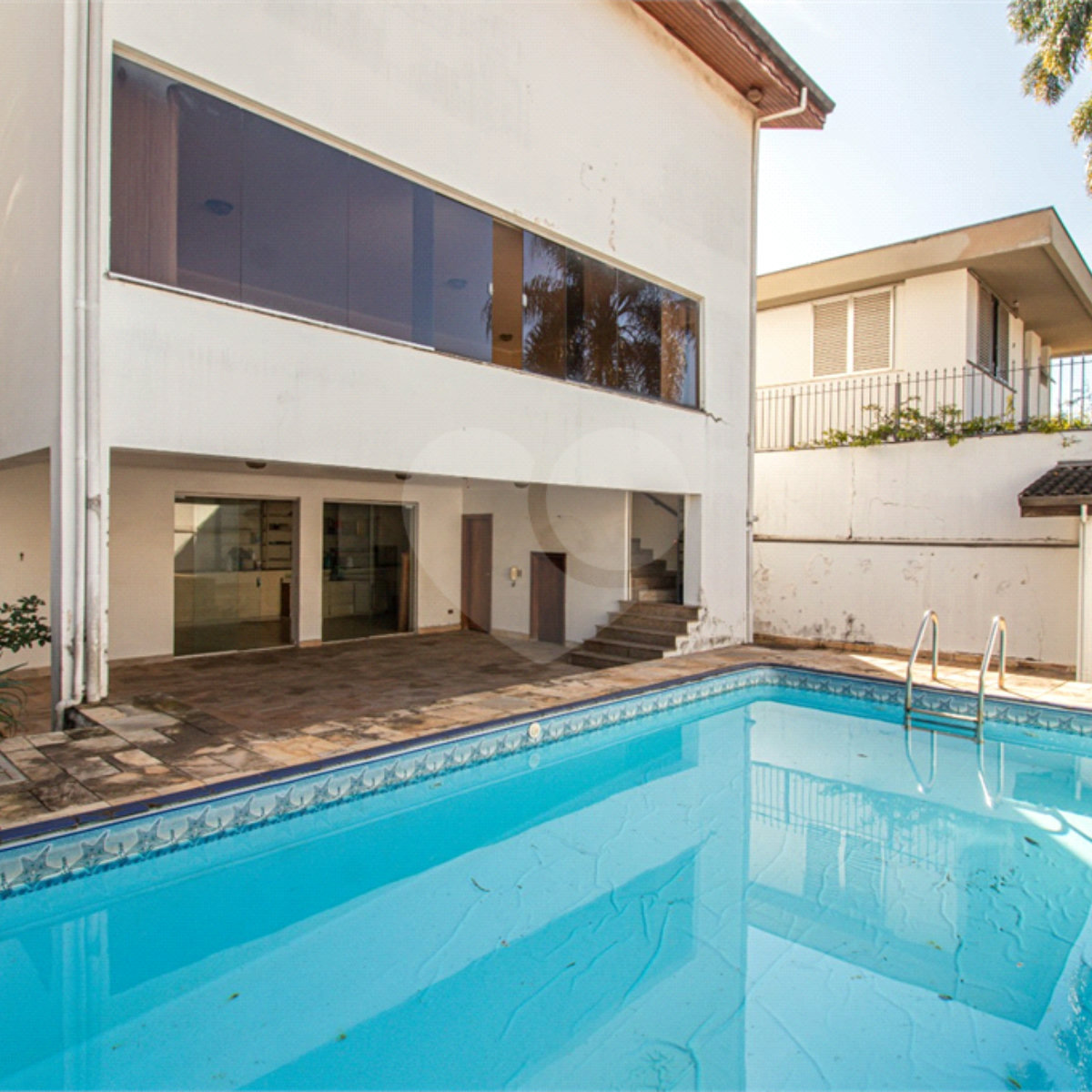 Casa à venda com 5 quartos, sendo 4 suítes, em Jardim Prudência, São Paulo, SP