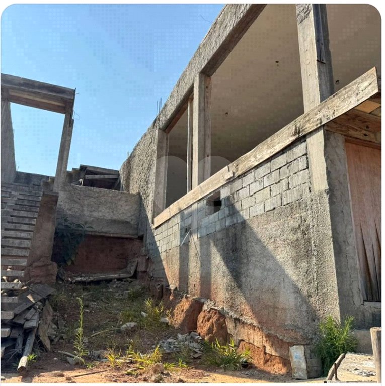 Sobrado à venda com 4 suítes em Jardim Centenário, Atibaia, SP