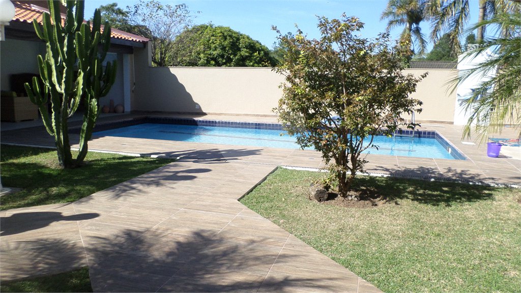 Sobrado à venda com 4 suítes em Recanto Impla, Carapicuíba, SP