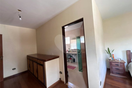 Casa à venda com 5 quartos, sendo 2 suítes,  em Jardim Maristela, Atibaia, SP