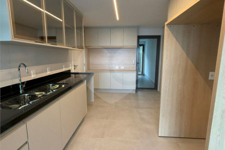 Apartamento para alugar com 4 suítes em Jardim Fonte do Morumbi, São Paulo, SP