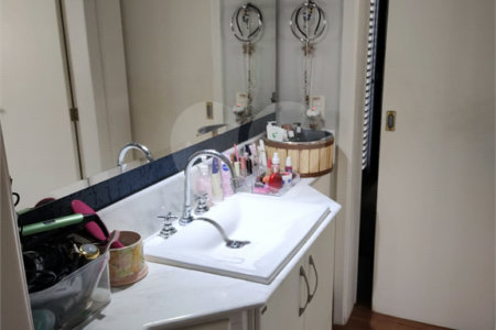 Casa à venda com 3 quartos, sendo 1 suíte,  no condomínio Residencial Jardim das Palmeiras, Vinhedo - SP