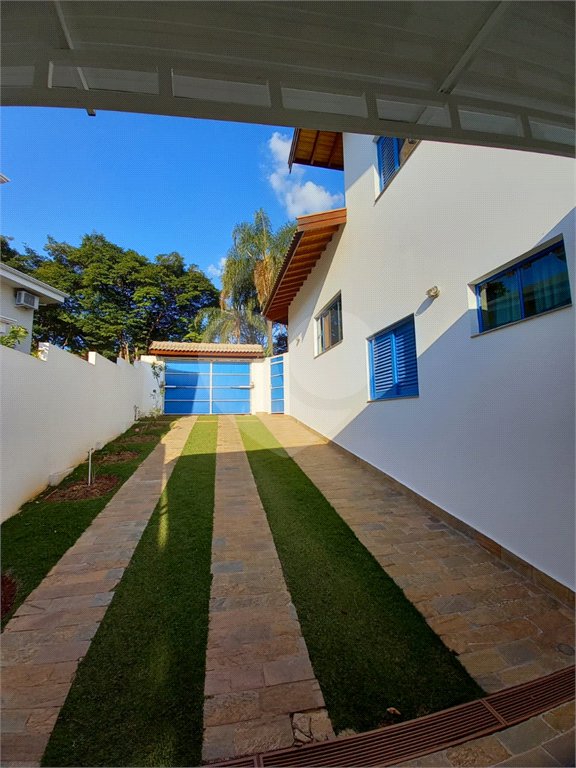 Casa à venda com 4 quartos, sendo 1 suíte, no condomínio Vale do Itamaracá, Valinhos - SP