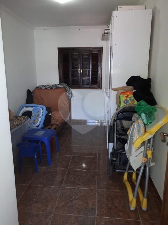 Sobrado à venda com 3 quartos, sendo 1 suíte,  em Tremembé, São Paulo, SP