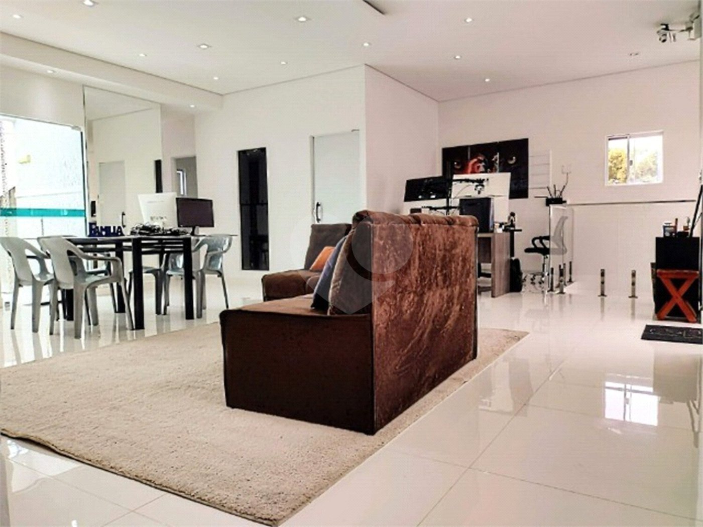 Apartamento à venda ou para alugar com 2 quartos, sendo 1 suíte, em Vila Santana, Sorocaba, SP