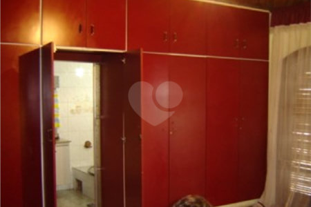 Sobrado à venda com 3 quartos, sendo 1 suíte, em Braz Cubas, Mogi das Cruzes, SP