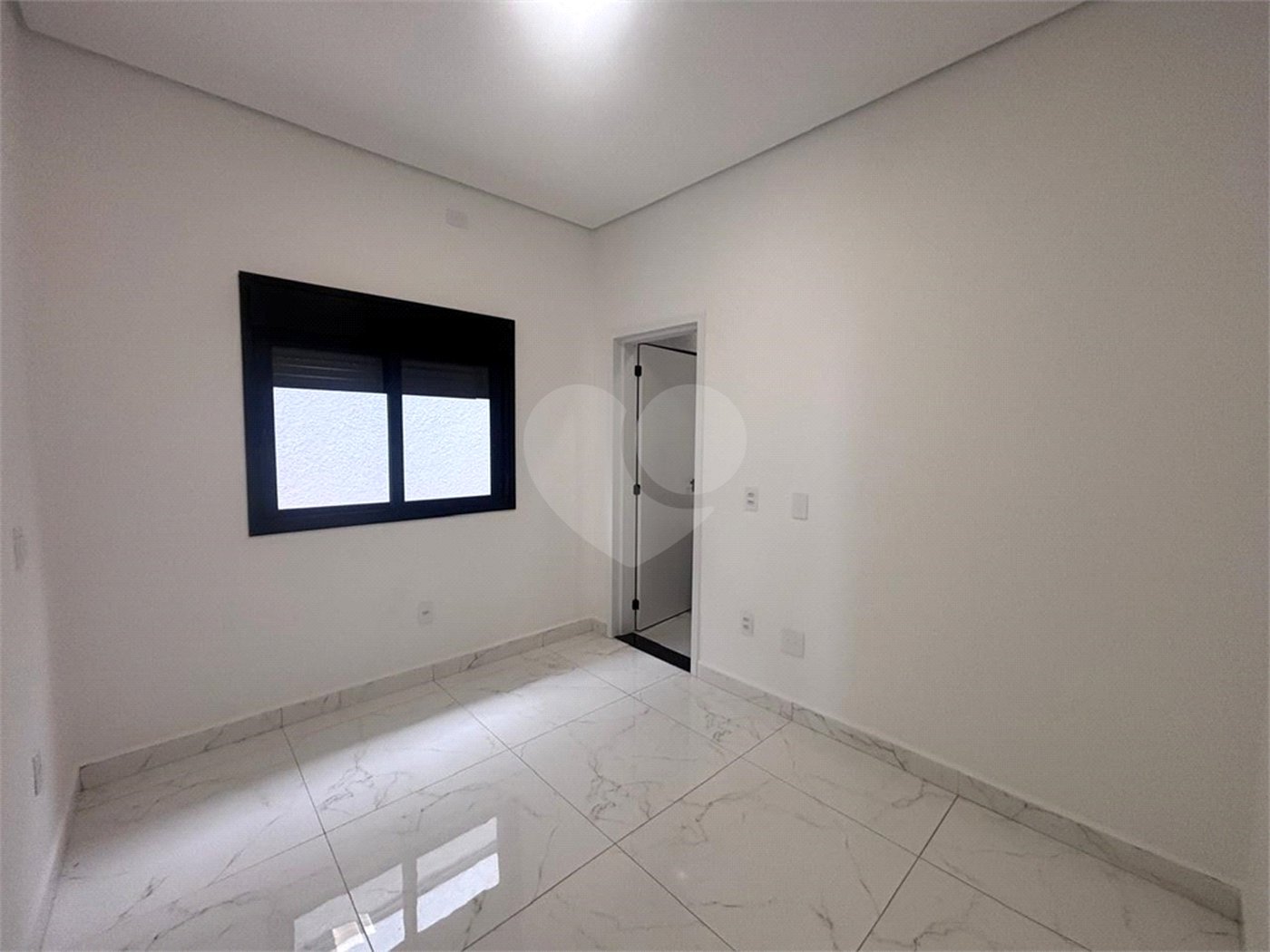 Casa à venda com 3 suítes no condomínio Campos do Conde I e II, Sorocaba - SP