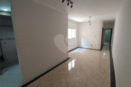 Cobertura à venda com 2 quartos, sendo 1 suíte,  em Vila Scarpelli, Santo André, SP