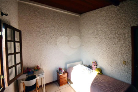 Casa à venda com 5 quartos, sendo 1 suíte, no condomínio Vivendas, Rio de Janeiro - RJ