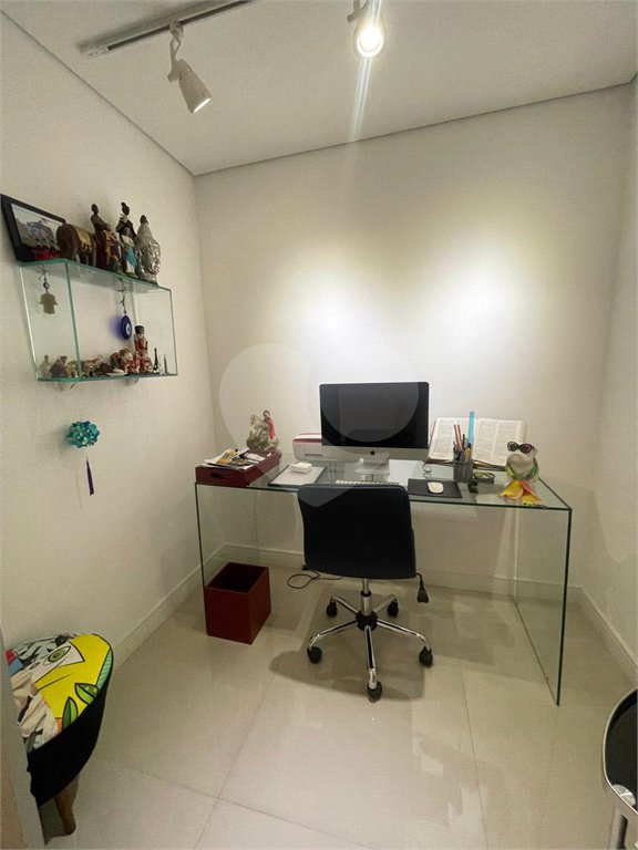 Apartamento à venda com 3 quartos, sendo 1 suíte,  em Vila Suissa, Mogi das Cruzes, SP