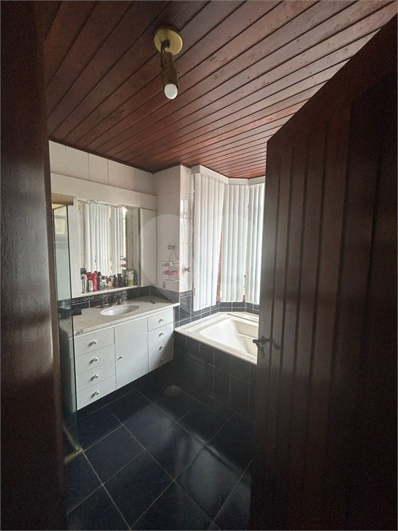 Terreno à venda com 4 suítes no condomínio Alpes da Cantareira, Mairiporã - SP