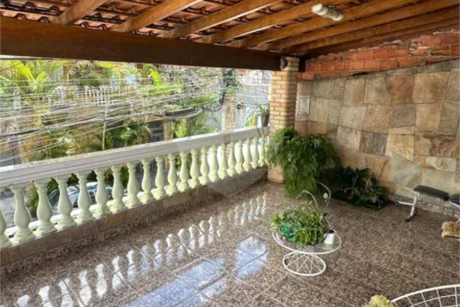 Sobrado à venda com 4 quartos, sendo 2 suítes,  em Jardim Líbano, São Paulo, SP