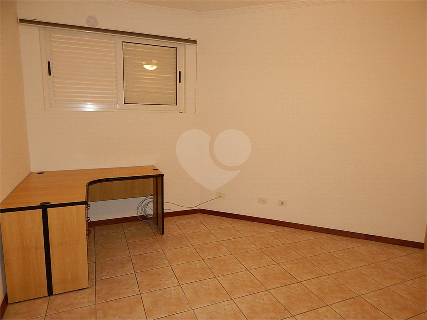 Casa à venda com 3 quartos, sendo 1 suíte, no condomínio Alpes de Vinhedo, Vinhedo - SP
