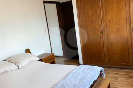 Sobrado à venda com 3 quartos, sendo 1 suíte, em Vila Paulicéia, São Paulo, SP