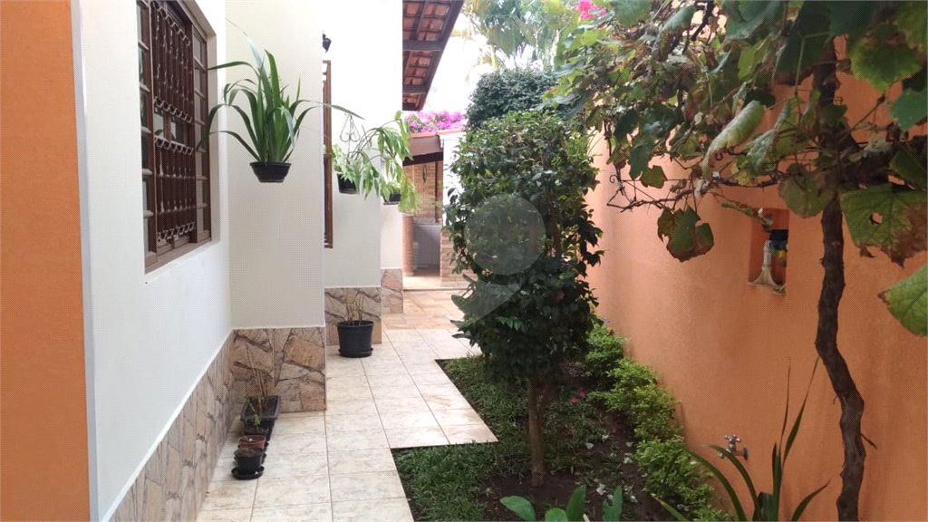 Casa à venda ou para alugar com 2 quartos, sendo 1 suíte, em Jardim do Lago, Atibaia, SP