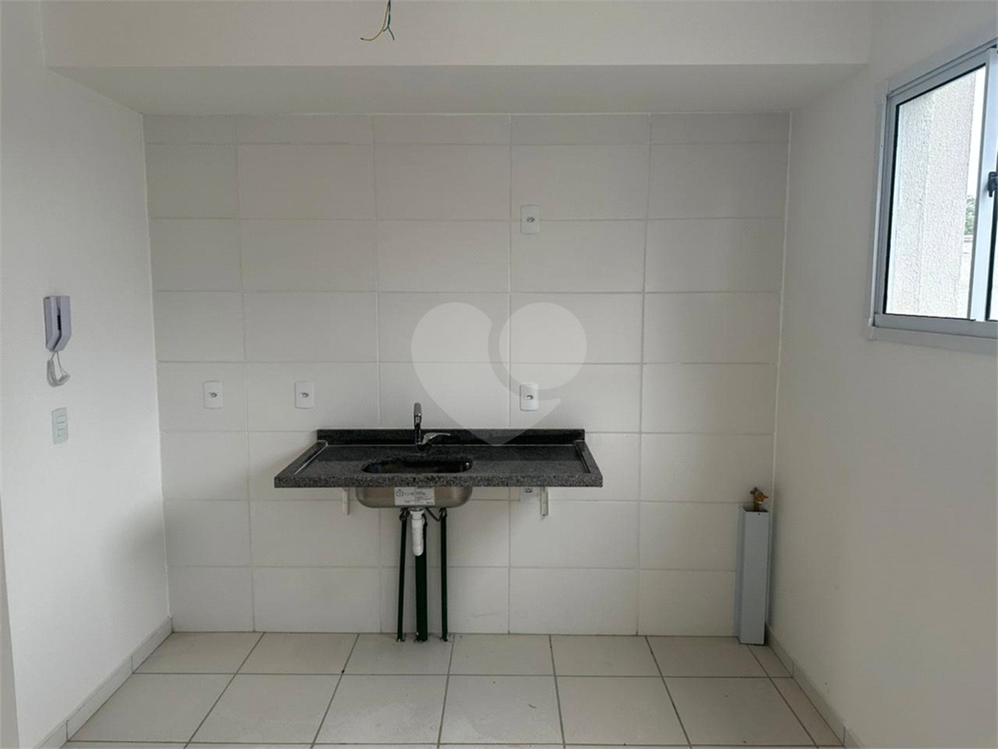 Casa à venda com 2 quartos no condomínio Vila das Paineiras, Suzano - SP