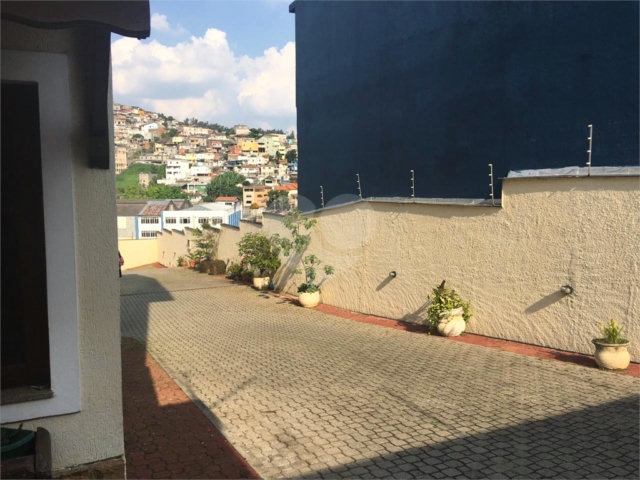 Casa à venda com 3 quartos, sendo 1 suíte,  no condomínio Morada de Itapuã, São Paulo - SP