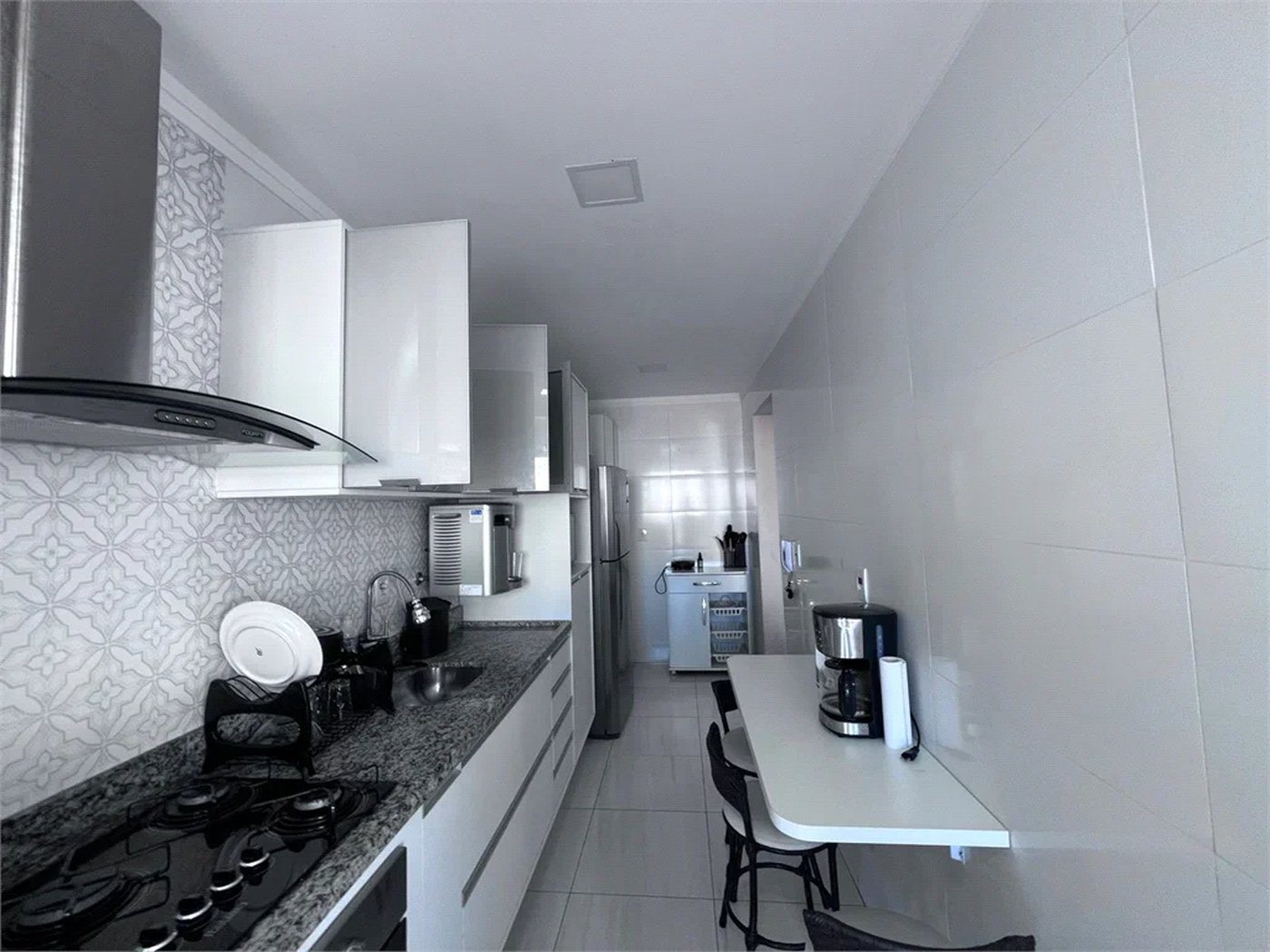 Apartamento à venda com 2 quartos, sendo 1 suíte, em Guilhermina, Praia Grande, SP