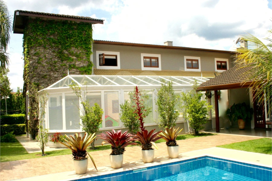 Casa à venda com 5 suítes no condomínio Suíça da Cantareira, Mairiporã - SP