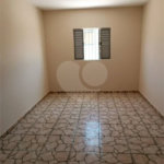 4 casas independentes em terreno de 245m² , à venda no Jardim Soares em Guainazes.