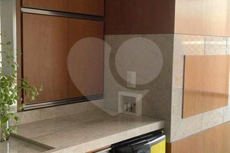 Apartamento na Mooca com 204 m² com vista maravilhosa, sendo 3 suítes e 4vagas.