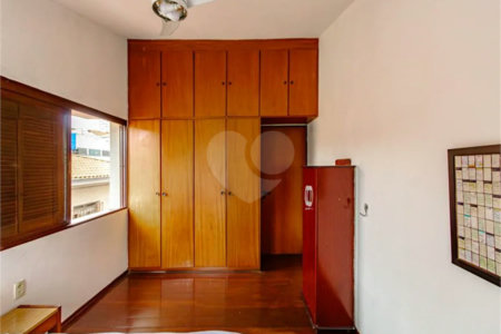 Casa para locação no Jardim da Saúde – São Paulo Imóvel amplo e elegante, com 360 m² de área construída em terreno de 400 m²