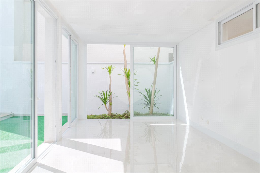 Casa à venda com 4 suítes no condomínio Villagio Quadrifolio, São Paulo - SP