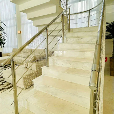 Belíssima casa à venda com 700 m² no Condomínio Tamboré, em Alphaville!!!