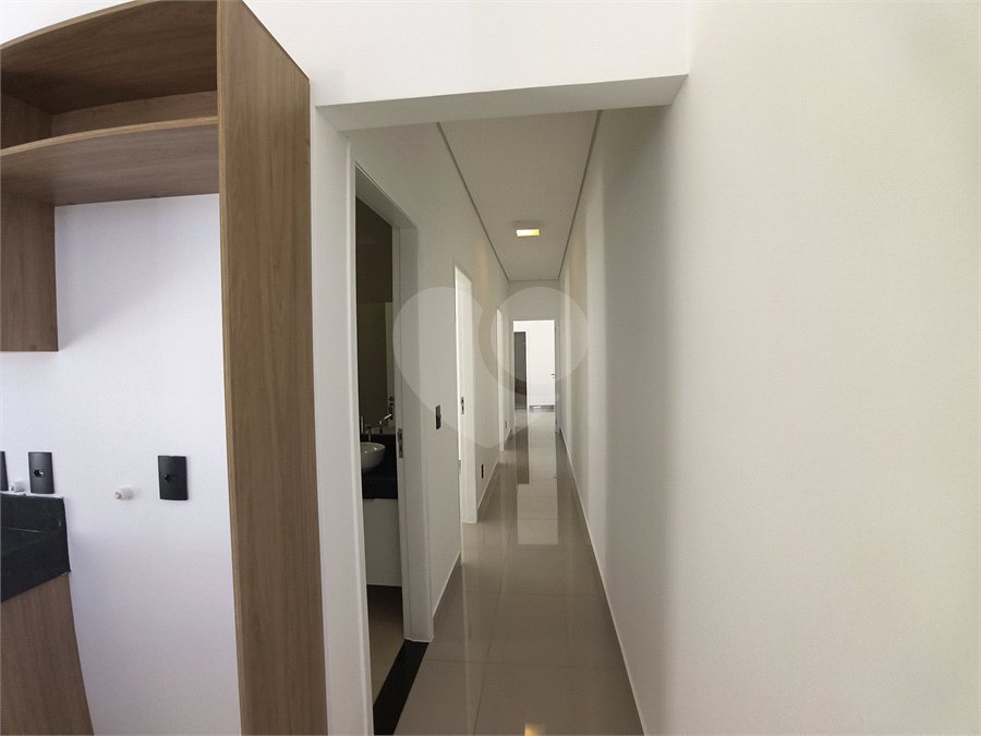 Casa à venda ou para alugar com 3 quartos, sendo 1 suíte, no condomínio Condomíno Helena Maria, Sorocaba - SP