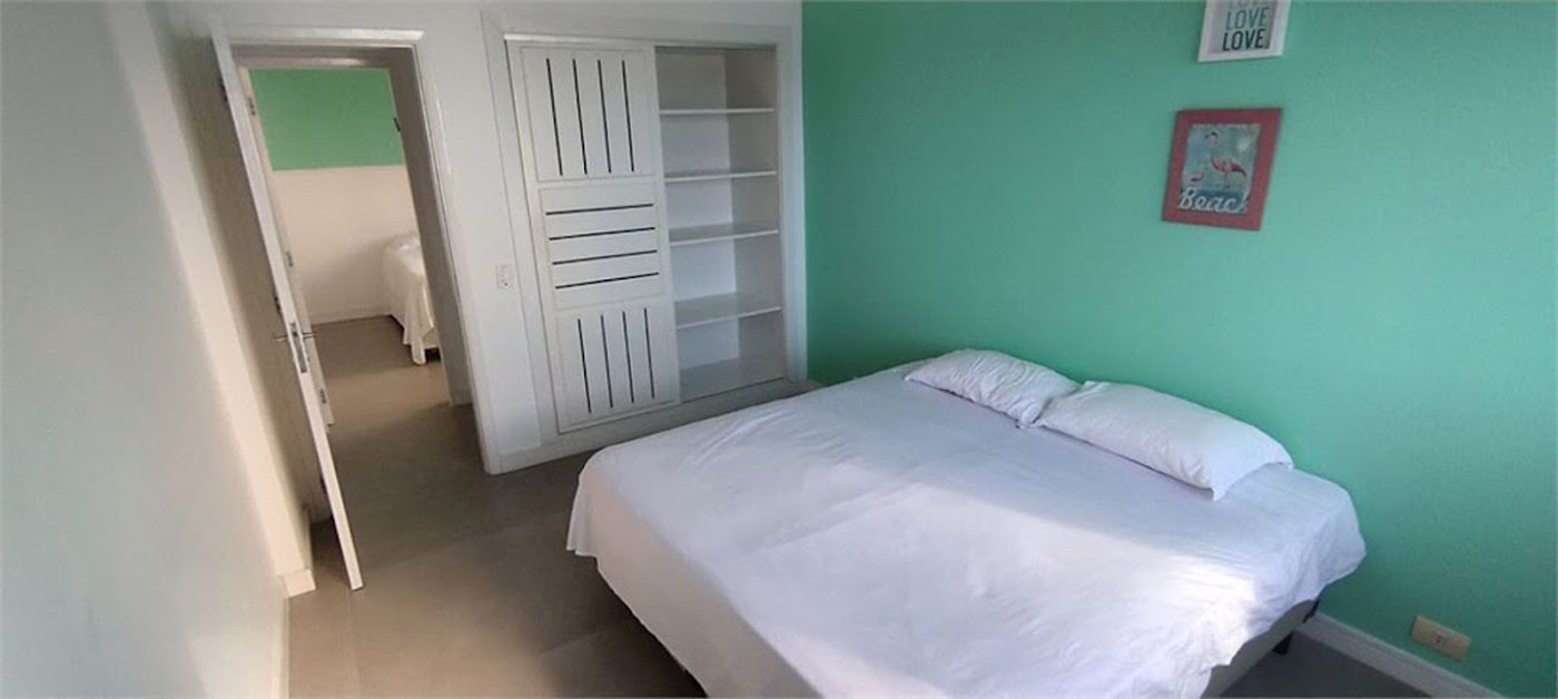Apartamento Residencial à venda, Pitangueiras, Guarujá - AP0444.
